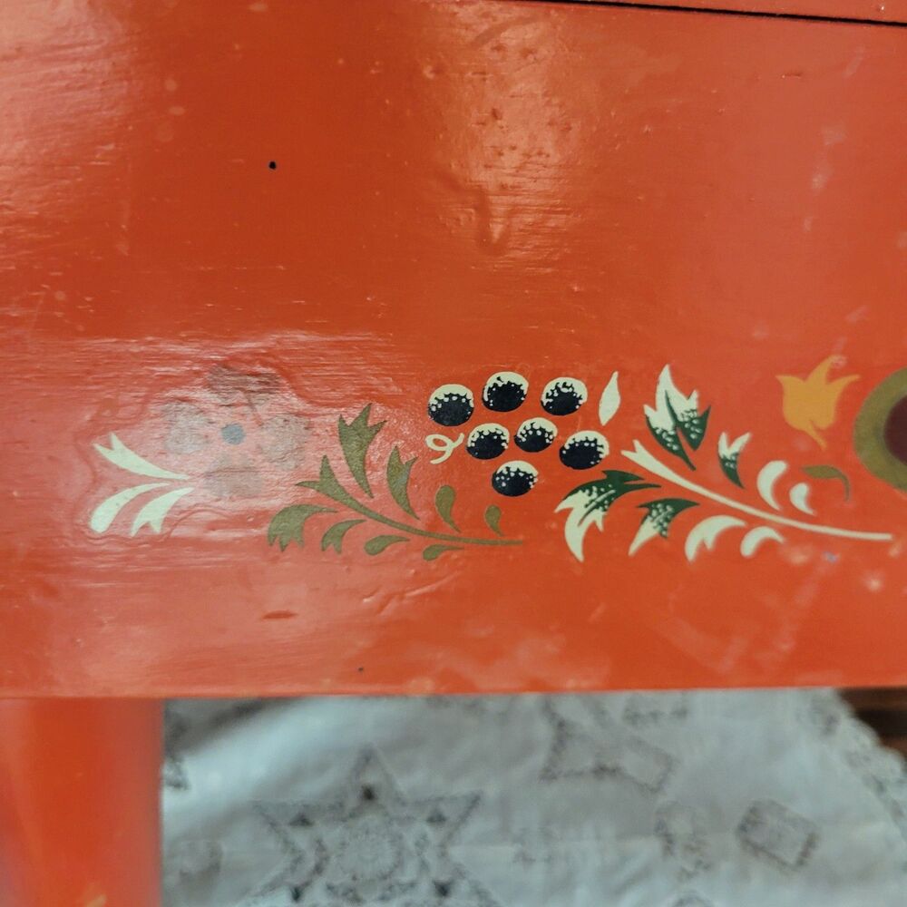 Vintage Pennsylvania Dutch Stenciled Heart Wooden Chest Box Folk Art 14.5” FLAW - Picture 10 of 16